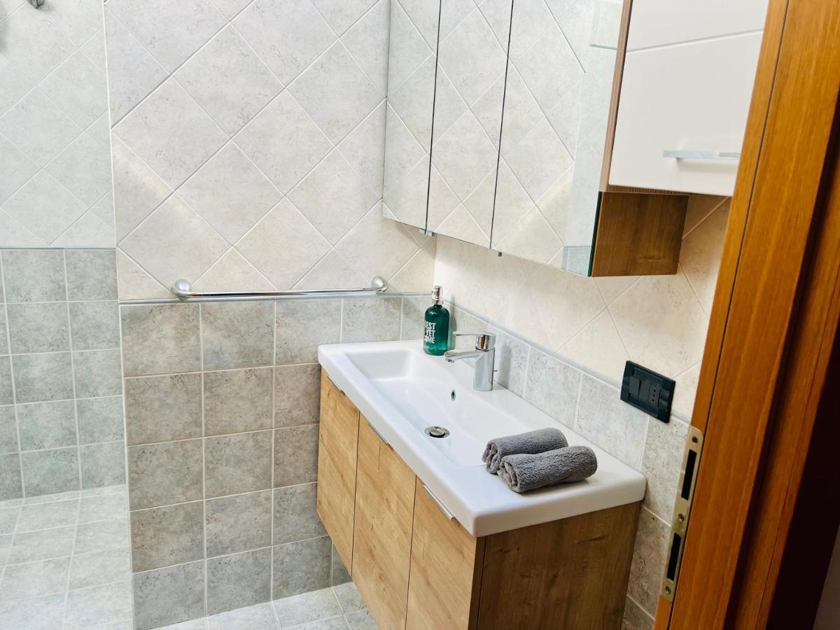 Suite And Pool Castion Veronese Εξωτερικό φωτογραφία