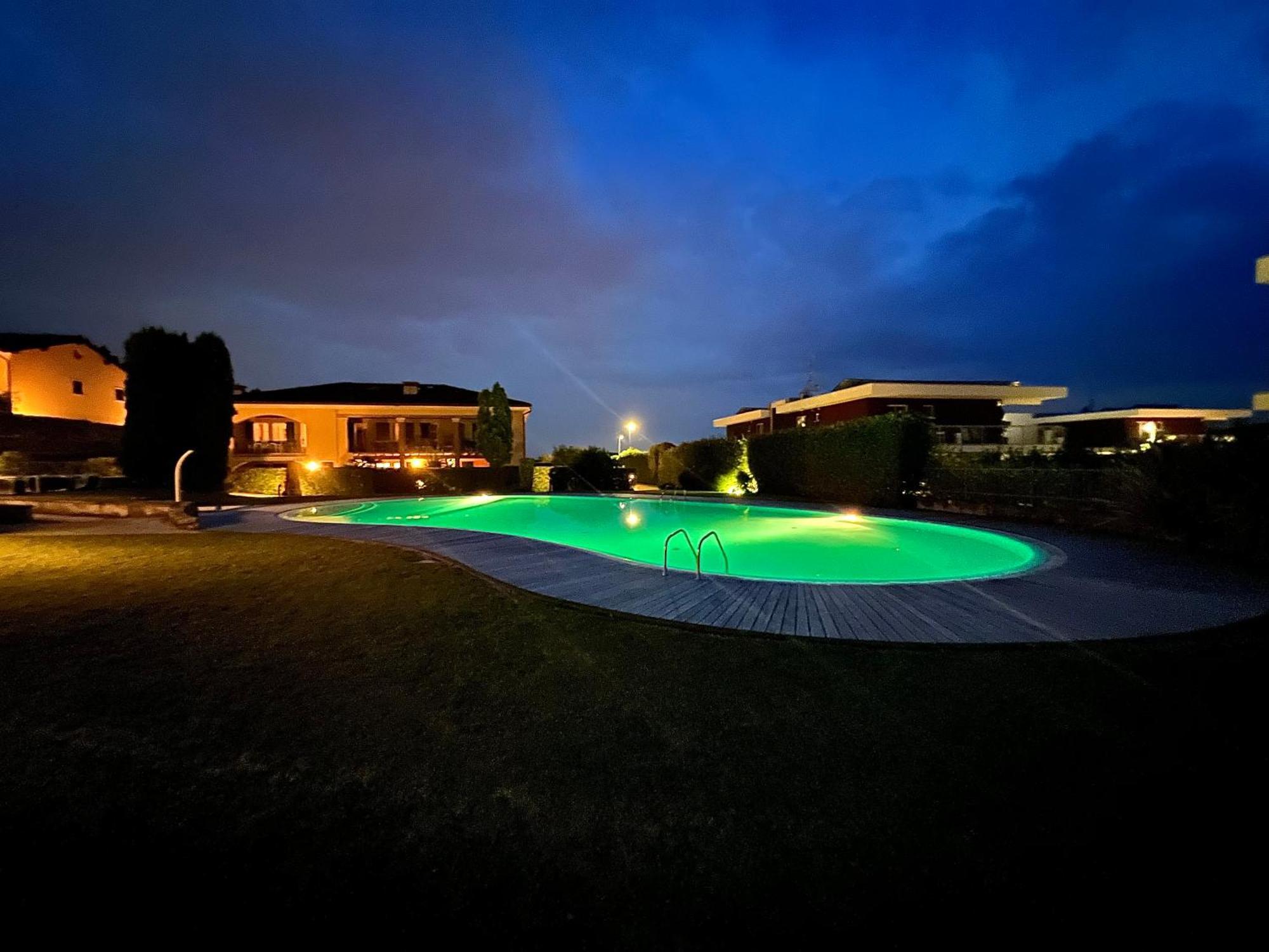 Suite And Pool Castion Veronese Εξωτερικό φωτογραφία