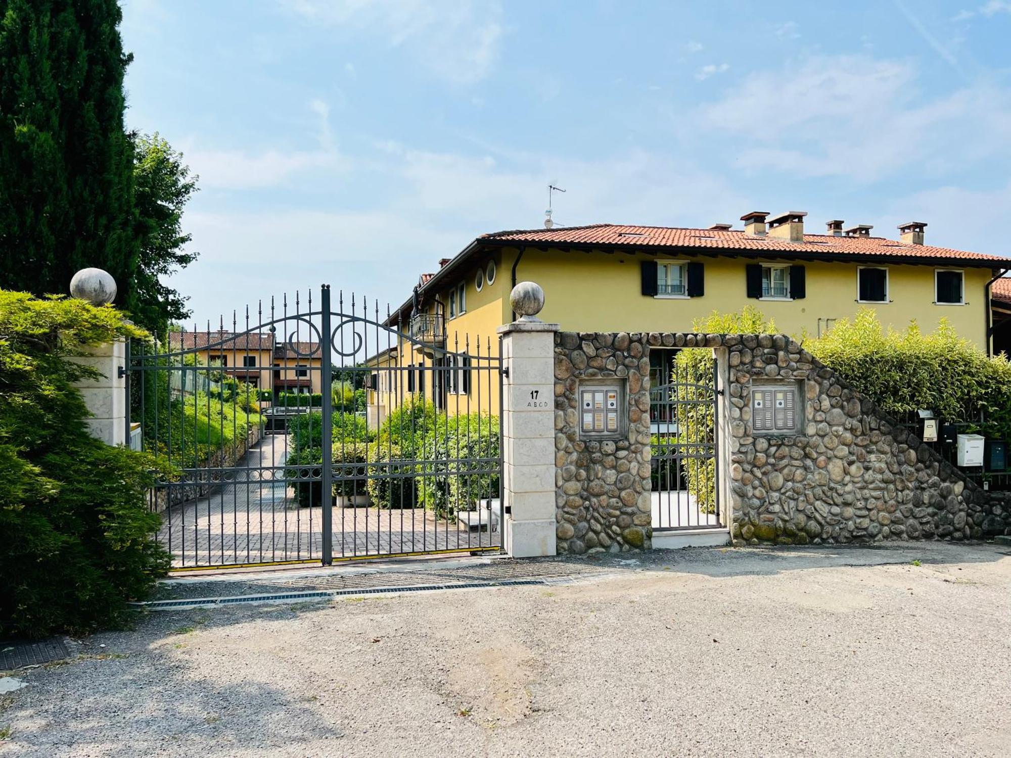 Suite And Pool Castion Veronese Εξωτερικό φωτογραφία